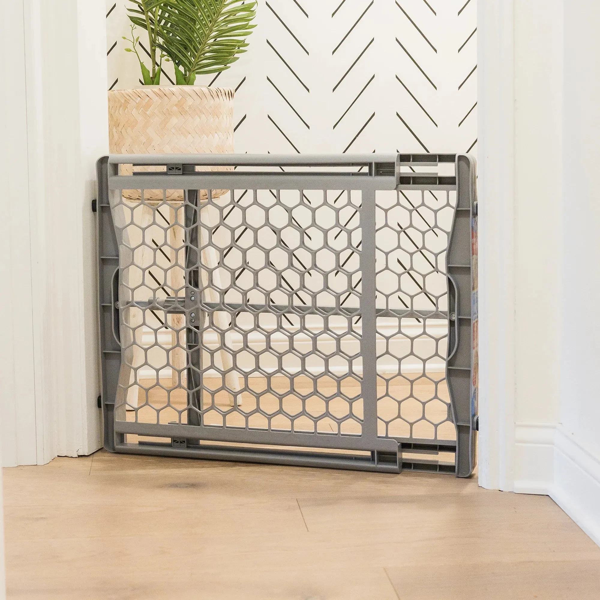 Plastic Expandable Pet Gate